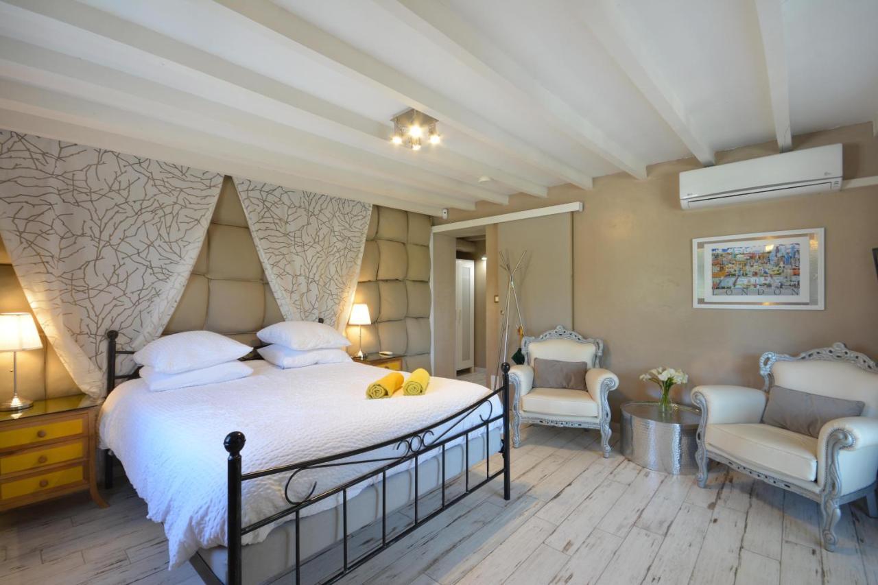 Chambres D Hotes Le Mas Julien Piscine Chauffee Adult Only Orange  Exterior foto
